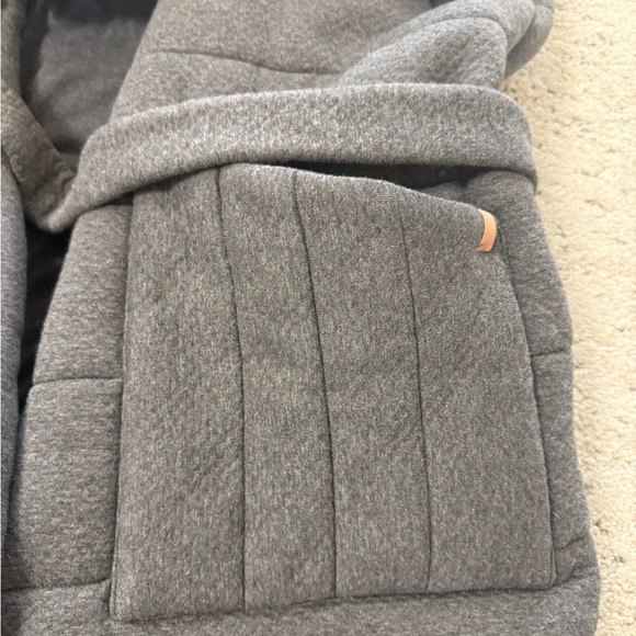 Lunya L-XL NWT (see desc) “Restore” double faces Gray Quilted coat/robe - Picture 5 of 16